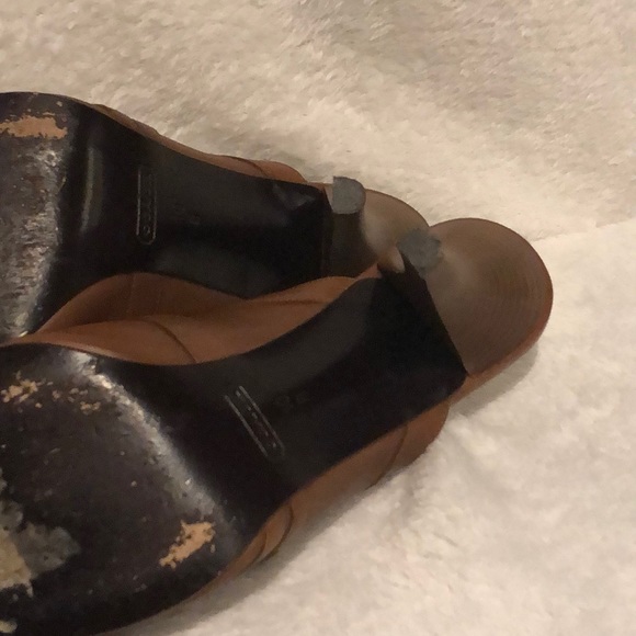 Coach Size 10 Brown Heels With Box Barely Worn - Picture 8 of 8
